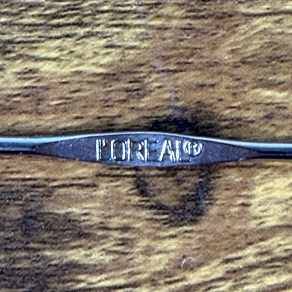 L'Oreal Silver Hair Tool - Picture 3 of 6